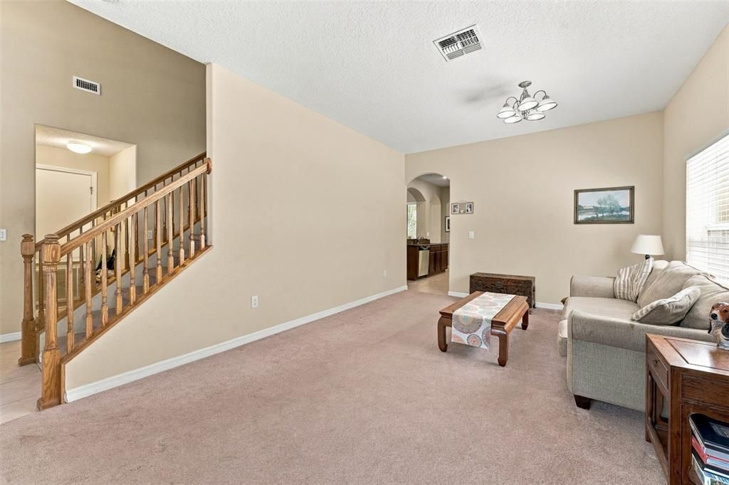 For Sale: $325,000 (6 beds, 3 baths, 2992 Square Feet)