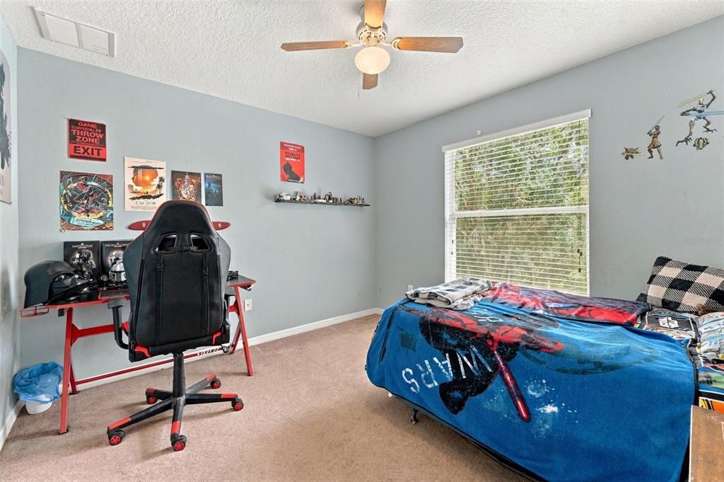 For Sale: $325,000 (6 beds, 3 baths, 2992 Square Feet)