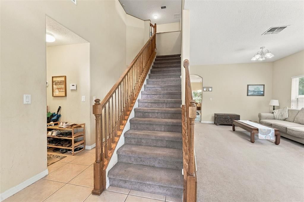 For Sale: $325,000 (6 beds, 3 baths, 2992 Square Feet)