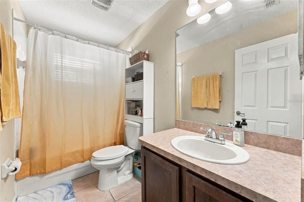 For Sale: $325,000 (6 beds, 3 baths, 2992 Square Feet)