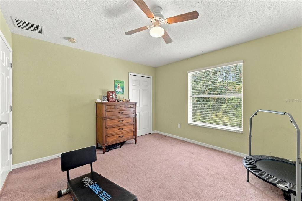 For Sale: $325,000 (6 beds, 3 baths, 2992 Square Feet)