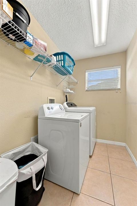 For Sale: $325,000 (6 beds, 3 baths, 2992 Square Feet)