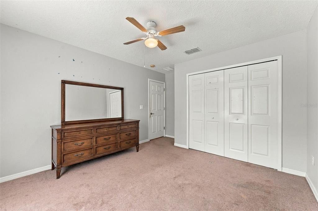 For Sale: $325,000 (6 beds, 3 baths, 2992 Square Feet)