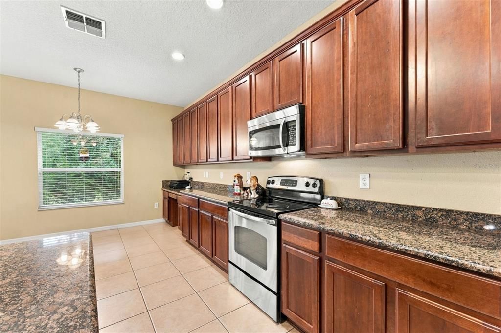 For Sale: $325,000 (6 beds, 3 baths, 2992 Square Feet)