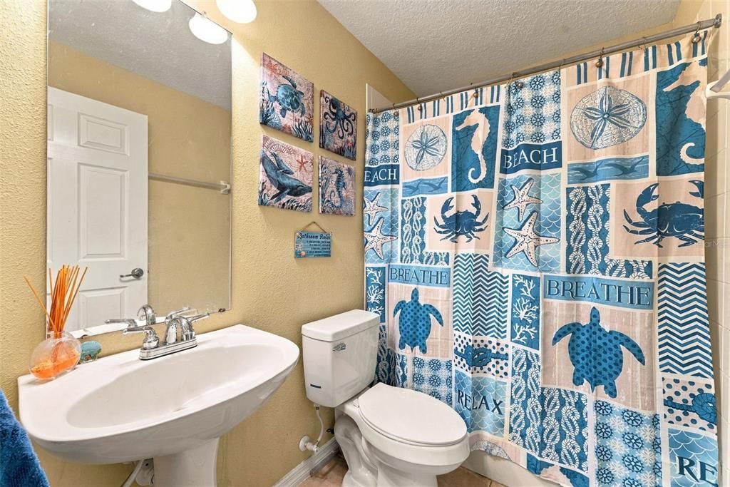 For Sale: $325,000 (6 beds, 3 baths, 2992 Square Feet)