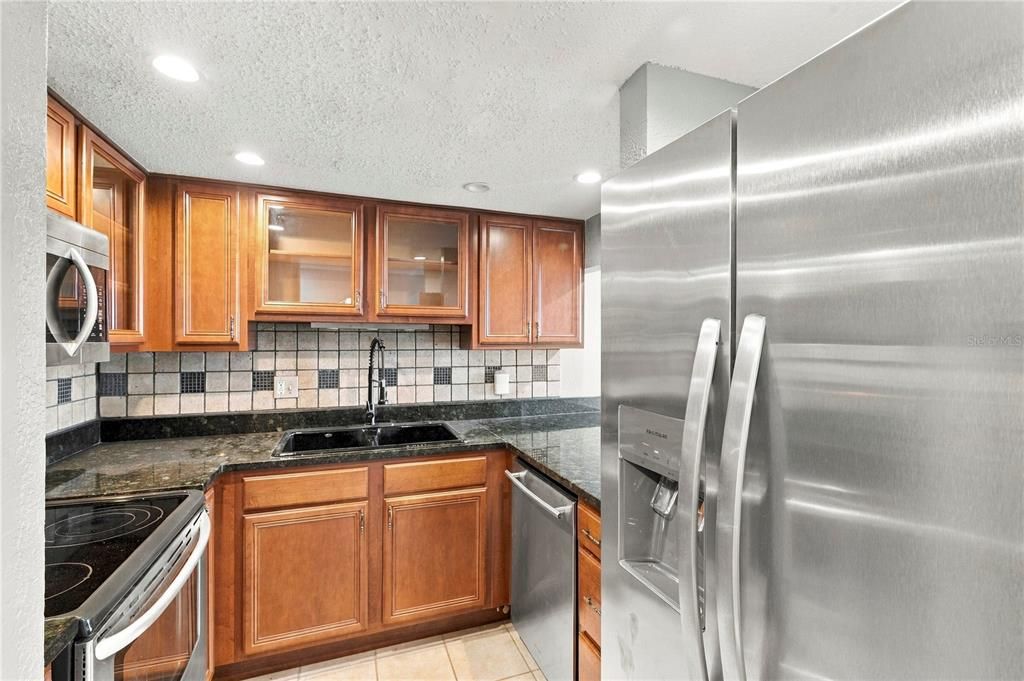 En Venta: $249,900 (4 camas, 2 baños, 1405 Pies cuadrados)