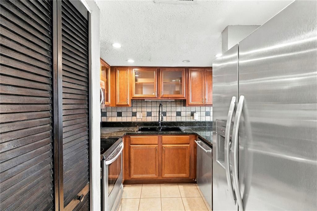 En Venta: $249,900 (4 camas, 2 baños, 1405 Pies cuadrados)