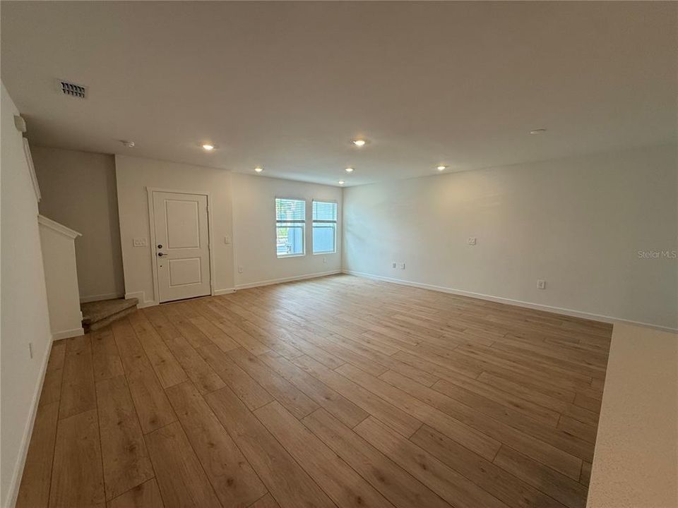 En Renta: $2,150 (3 camas, 2 baños, 1823 Pies cuadrados)