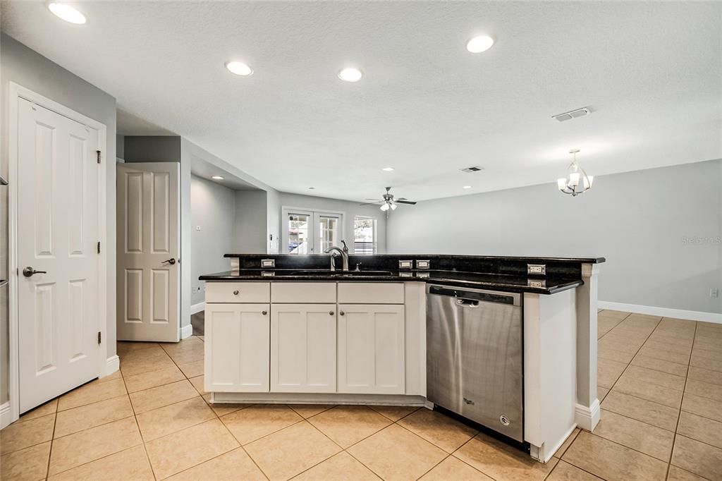 For Rent: $2,750 (3 beds, 2 baths, 1884 Square Feet)