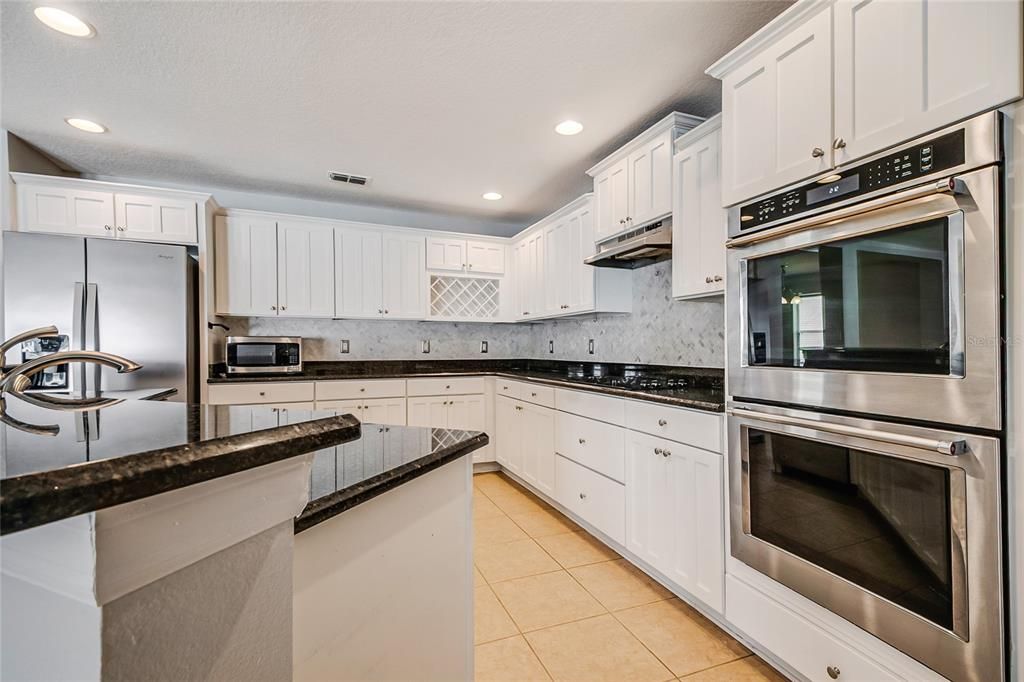 For Rent: $2,750 (3 beds, 2 baths, 1884 Square Feet)