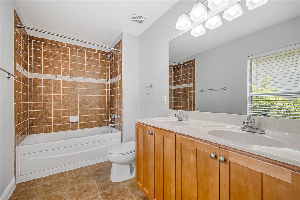 For Rent: $2,750 (3 beds, 2 baths, 1884 Square Feet)