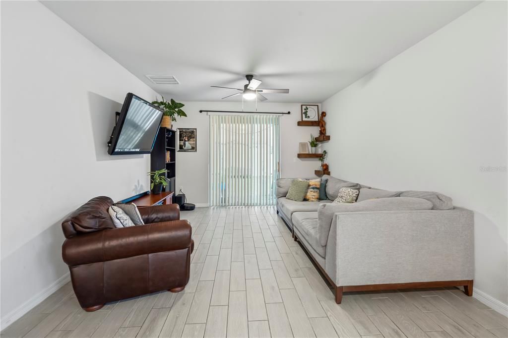 For Sale: $375,000 (3 beds, 2 baths, 1680 Square Feet)