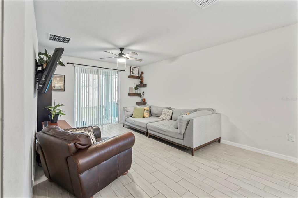 For Sale: $375,000 (3 beds, 2 baths, 1680 Square Feet)