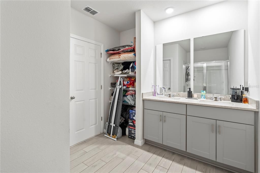 For Sale: $375,000 (3 beds, 2 baths, 1680 Square Feet)