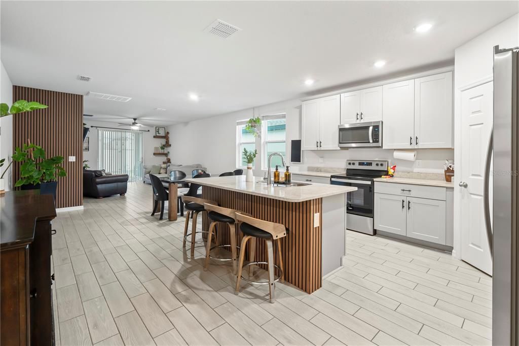 For Sale: $375,000 (3 beds, 2 baths, 1680 Square Feet)