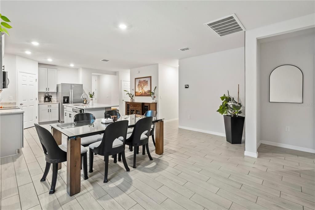 For Sale: $375,000 (3 beds, 2 baths, 1680 Square Feet)