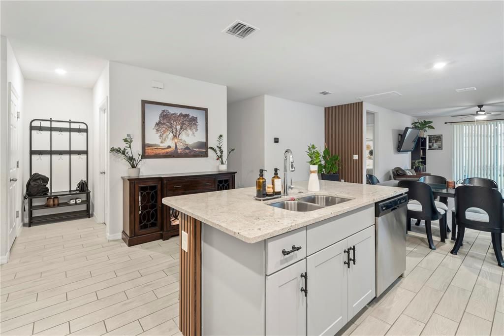 For Sale: $375,000 (3 beds, 2 baths, 1680 Square Feet)