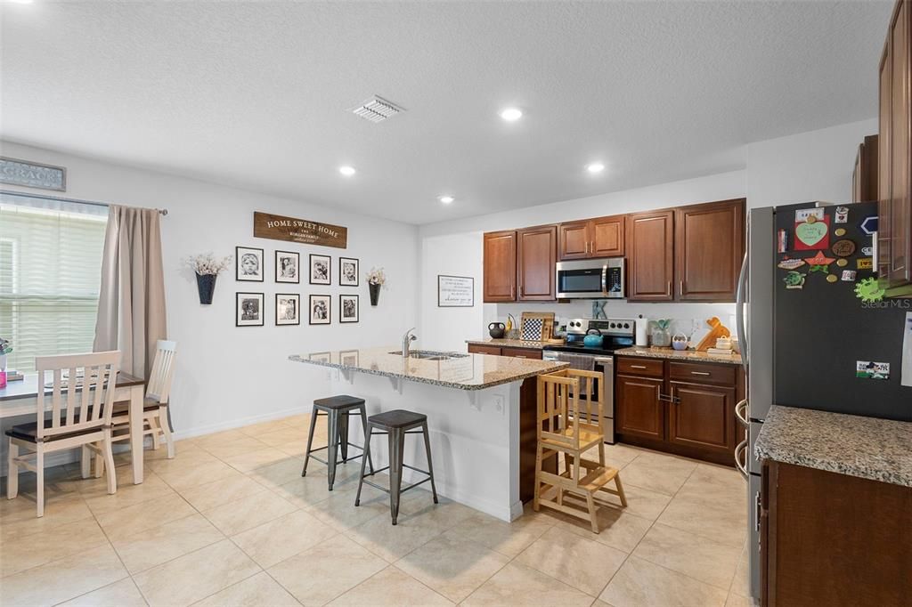For Sale: $299,900 (3 beds, 2 baths, 1617 Square Feet)