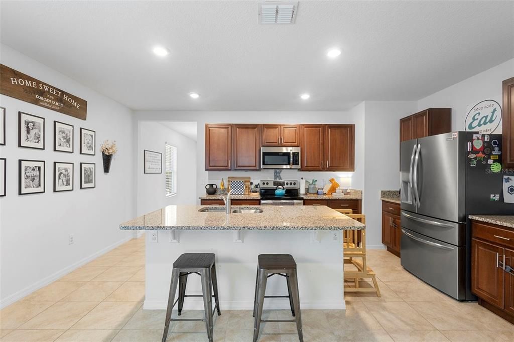 For Sale: $299,900 (3 beds, 2 baths, 1617 Square Feet)