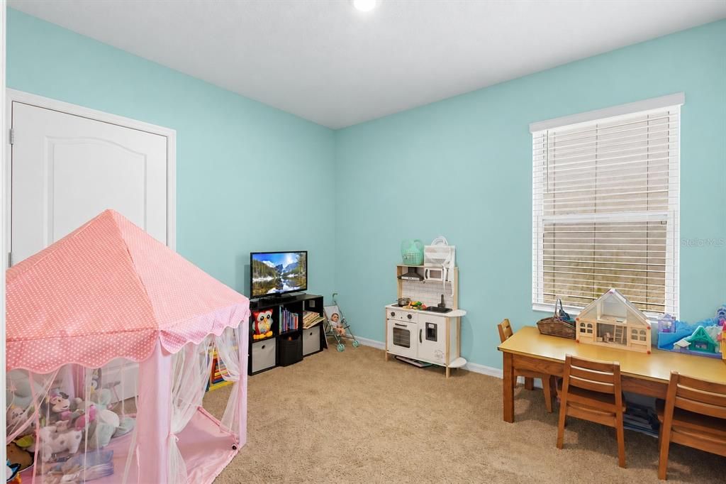 For Sale: $299,900 (3 beds, 2 baths, 1617 Square Feet)