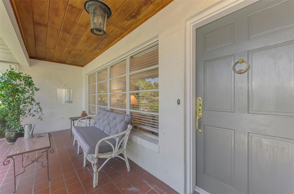 For Sale: $395,000 (2 beds, 1 baths, 1248 Square Feet)