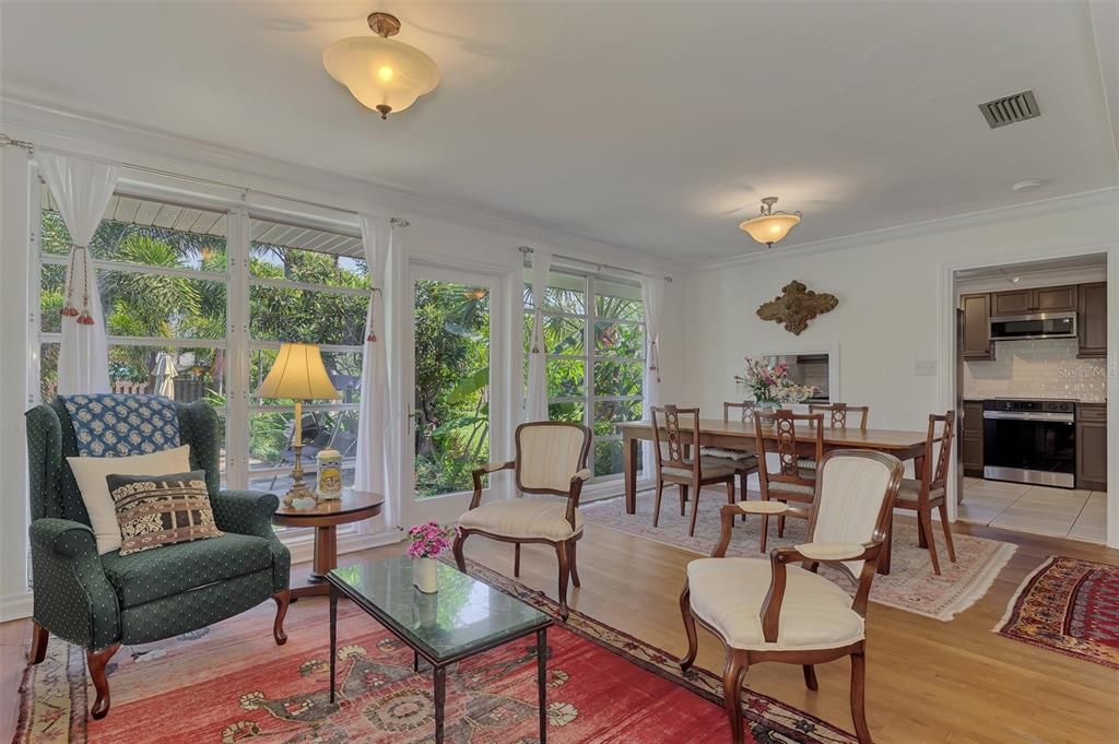 For Sale: $395,000 (2 beds, 1 baths, 1248 Square Feet)