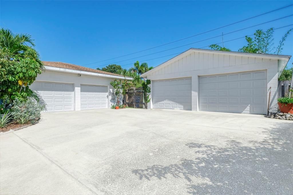 For Sale: $395,000 (2 beds, 1 baths, 1248 Square Feet)