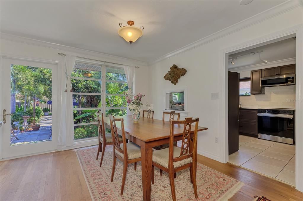 For Sale: $395,000 (2 beds, 1 baths, 1248 Square Feet)