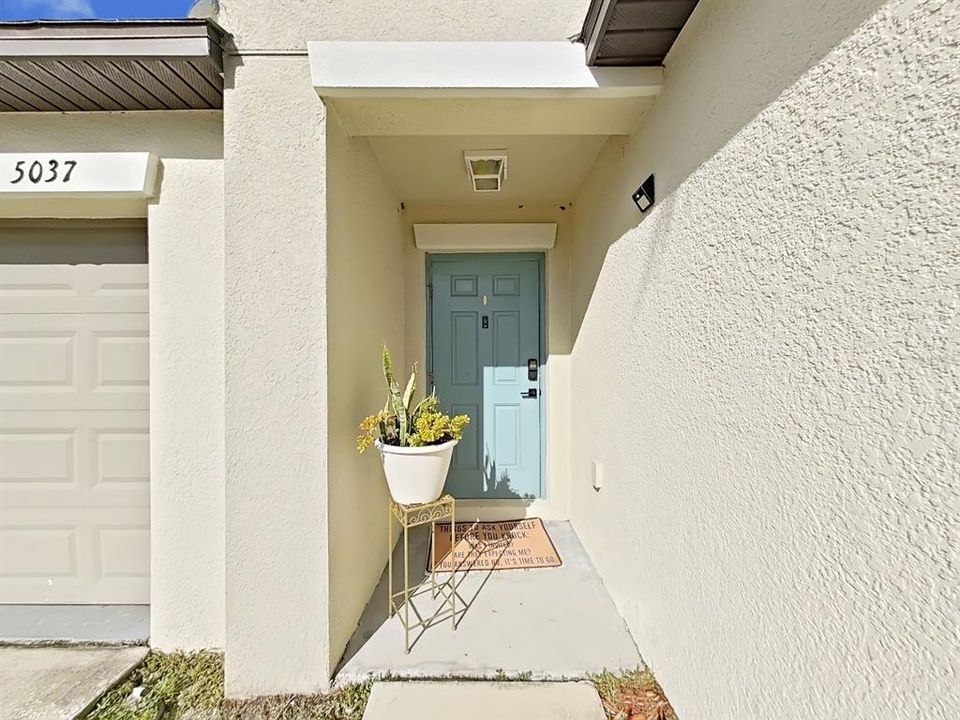 For Sale: $325,000 (4 beds, 2 baths, 1935 Square Feet)