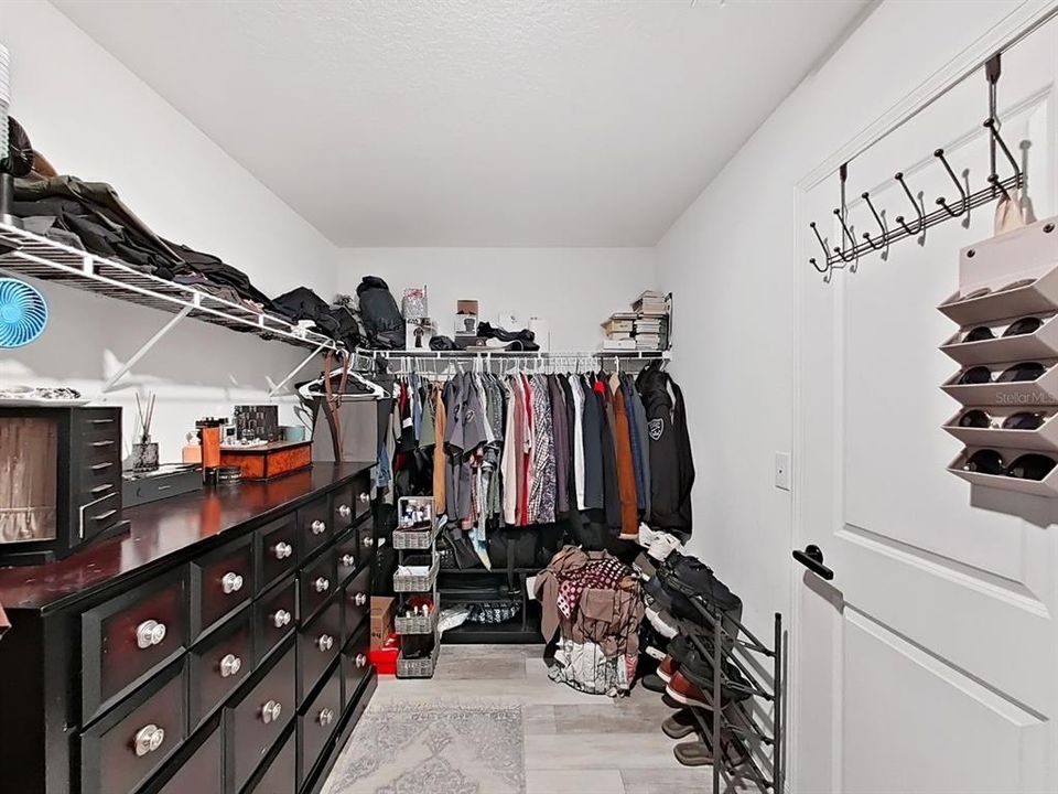 For Sale: $325,000 (4 beds, 2 baths, 1935 Square Feet)
