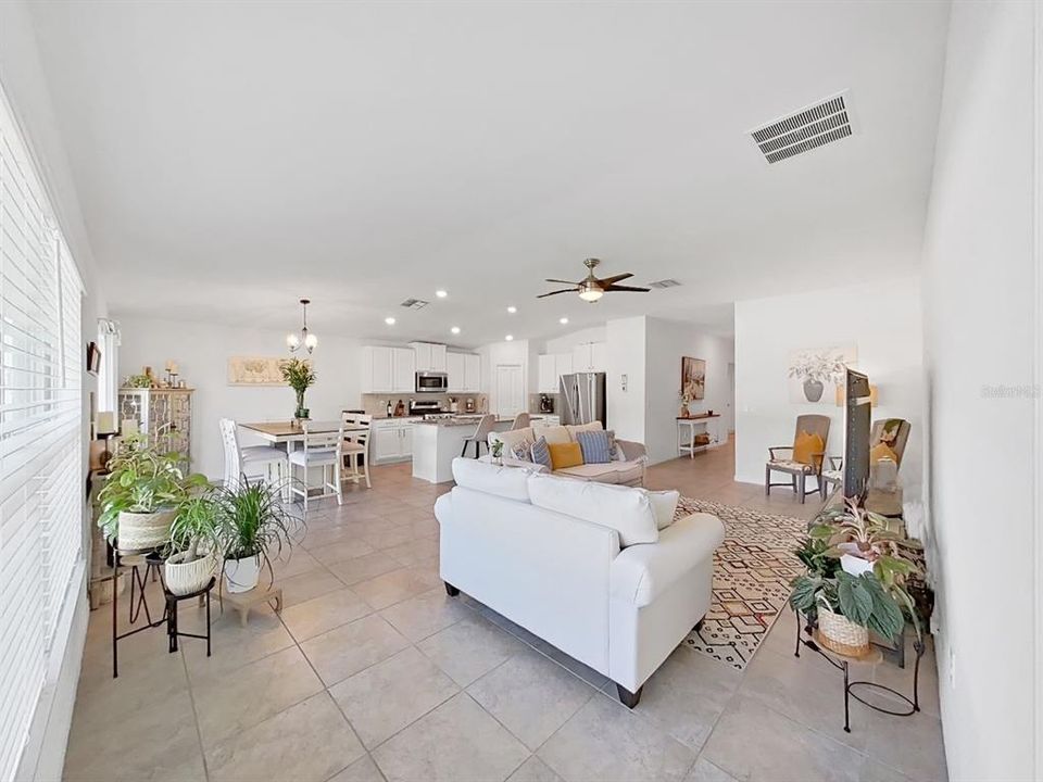 For Sale: $325,000 (4 beds, 2 baths, 1935 Square Feet)