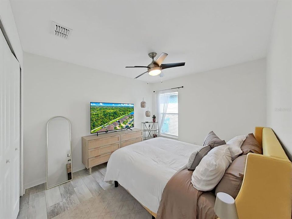 For Sale: $325,000 (4 beds, 2 baths, 1935 Square Feet)