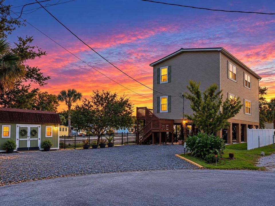 For Sale: $700,000 (3 beds, 2 baths, 2160 Square Feet)