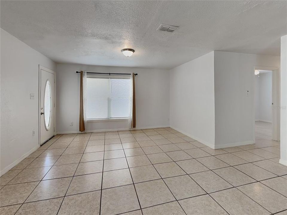 For Rent: $1,899 (3 beds, 2 baths, 1580 Square Feet)