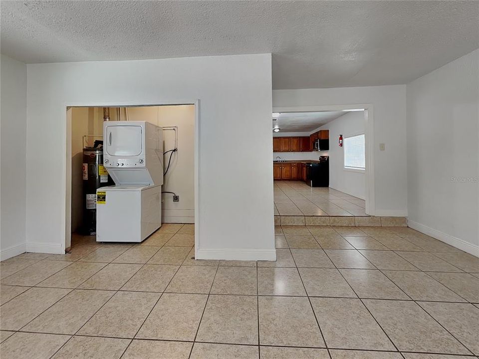 For Rent: $1,899 (3 beds, 2 baths, 1580 Square Feet)