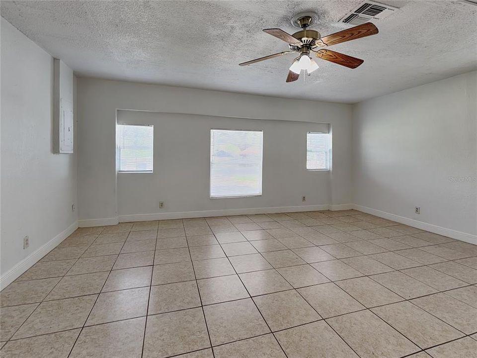 For Rent: $1,899 (3 beds, 2 baths, 1580 Square Feet)