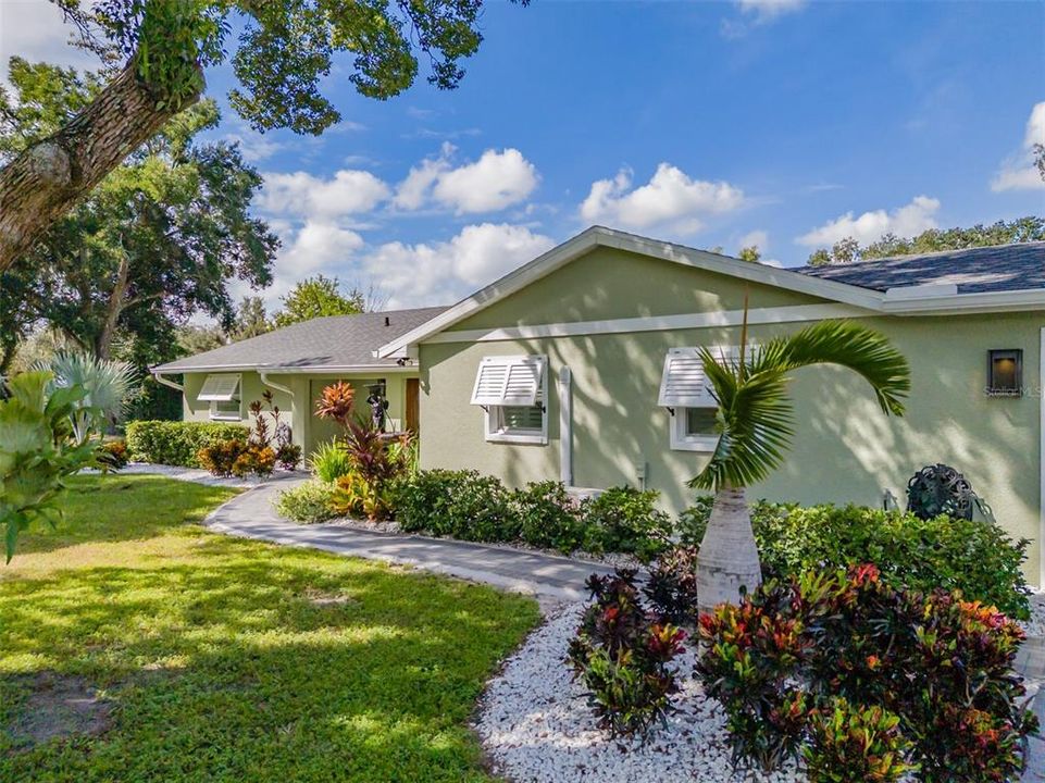 For Sale: $1,250,000 (4 beds, 4 baths, 1900 Square Feet)