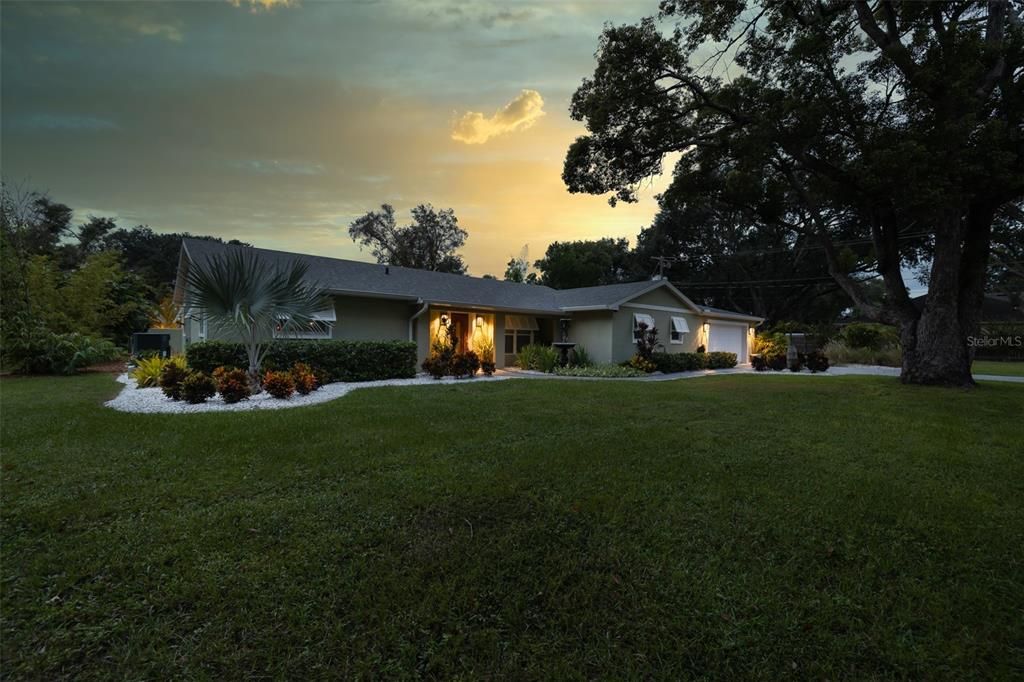 For Sale: $1,250,000 (4 beds, 4 baths, 1900 Square Feet)