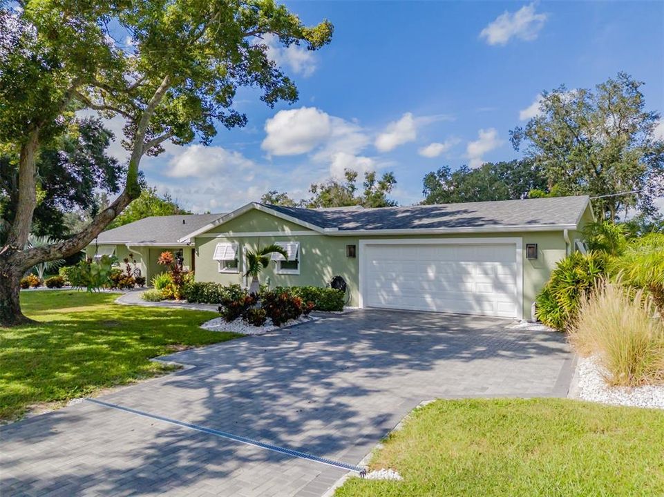 For Sale: $1,250,000 (4 beds, 4 baths, 1900 Square Feet)