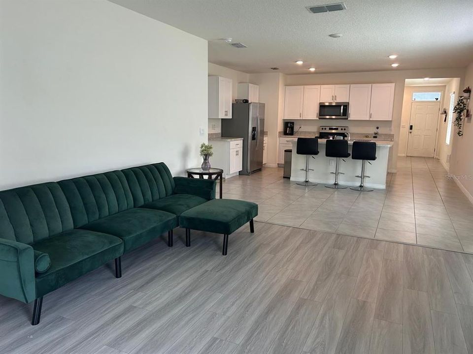 For Sale: $405,000 (3 beds, 2 baths, 1680 Square Feet)