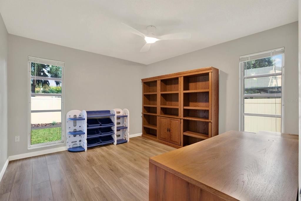 En Venta: $490,000 (4 camas, 2 baños, 1781 Pies cuadrados)