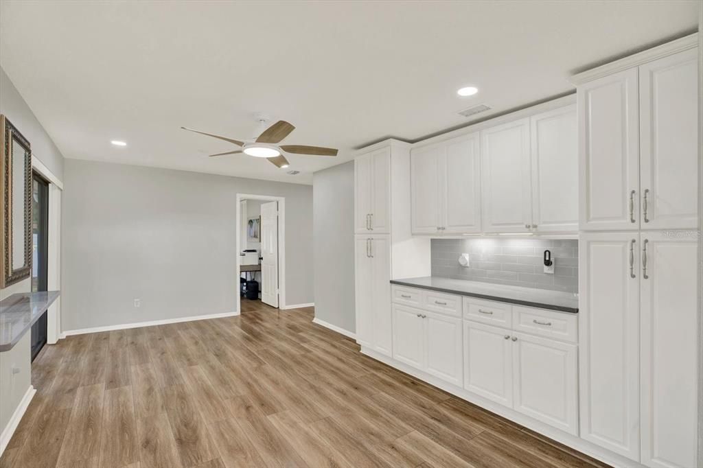 En Venta: $490,000 (4 camas, 2 baños, 1781 Pies cuadrados)