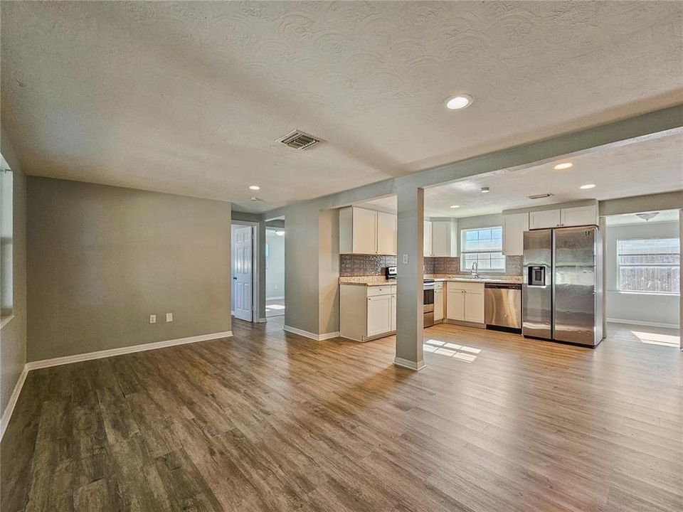 For Rent: $1,750 (3 beds, 1 baths, 1428 Square Feet)