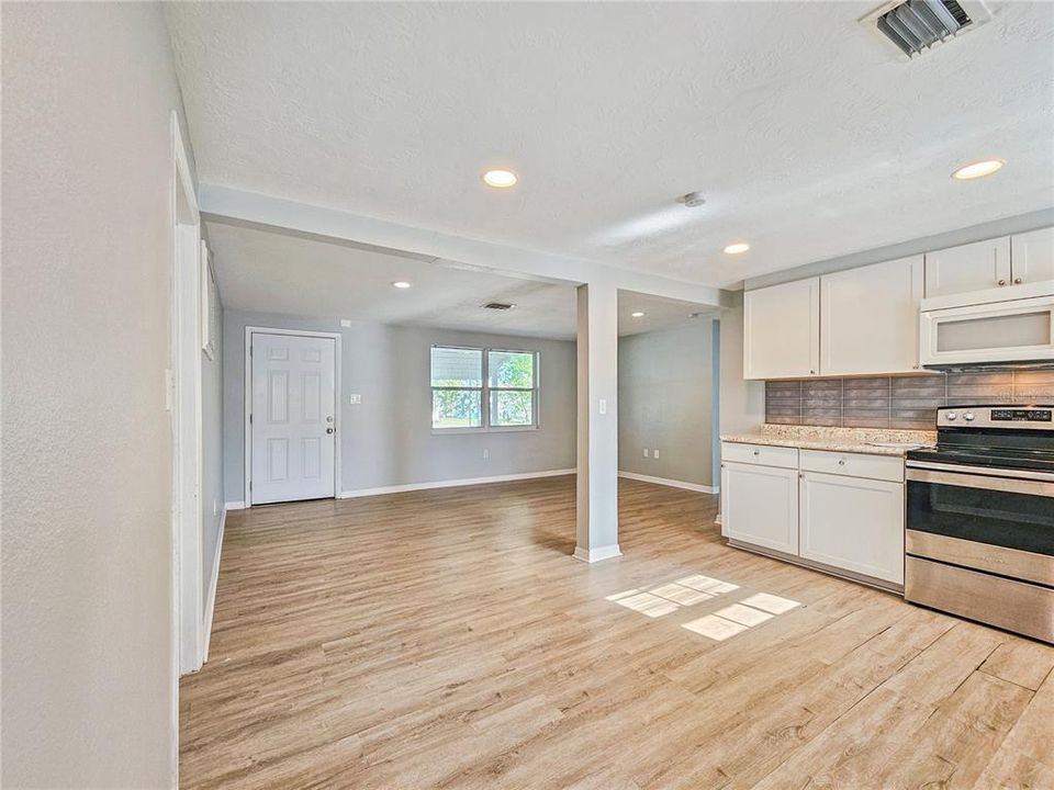 For Rent: $1,750 (3 beds, 1 baths, 1428 Square Feet)