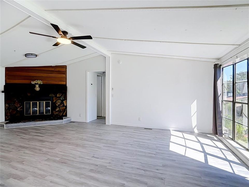 En Venta: $245,000 (3 camas, 2 baños, 1344 Pies cuadrados)