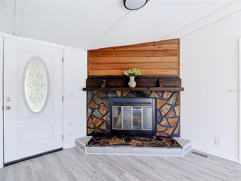 En Venta: $245,000 (3 camas, 2 baños, 1344 Pies cuadrados)