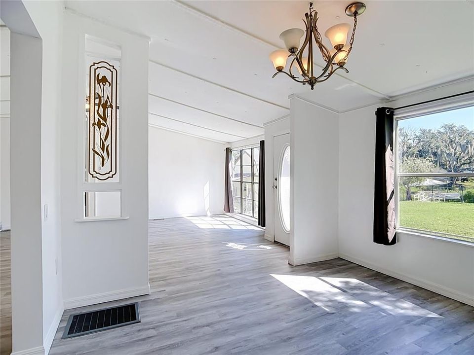 En Venta: $245,000 (3 camas, 2 baños, 1344 Pies cuadrados)