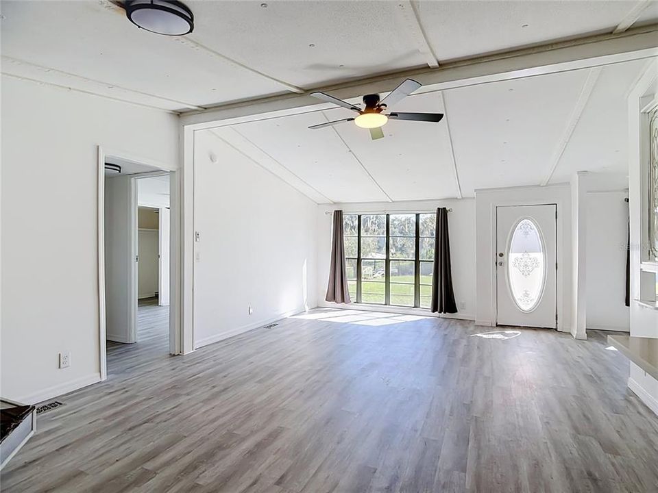 En Venta: $245,000 (3 camas, 2 baños, 1344 Pies cuadrados)