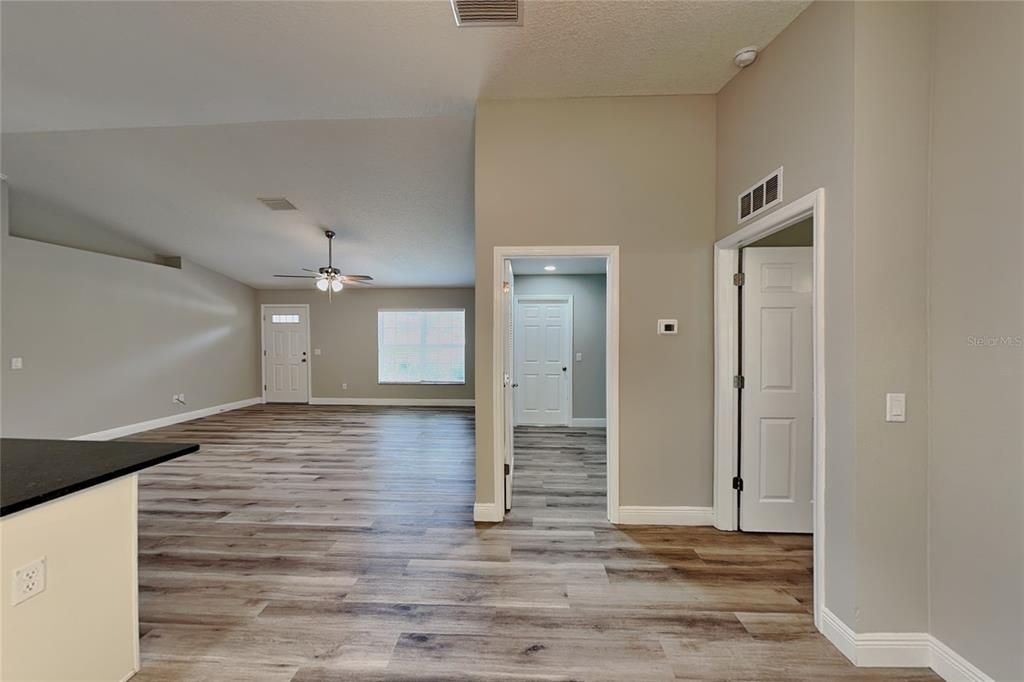 For Rent: $1,699 (3 beds, 2 baths, 1438 Square Feet)