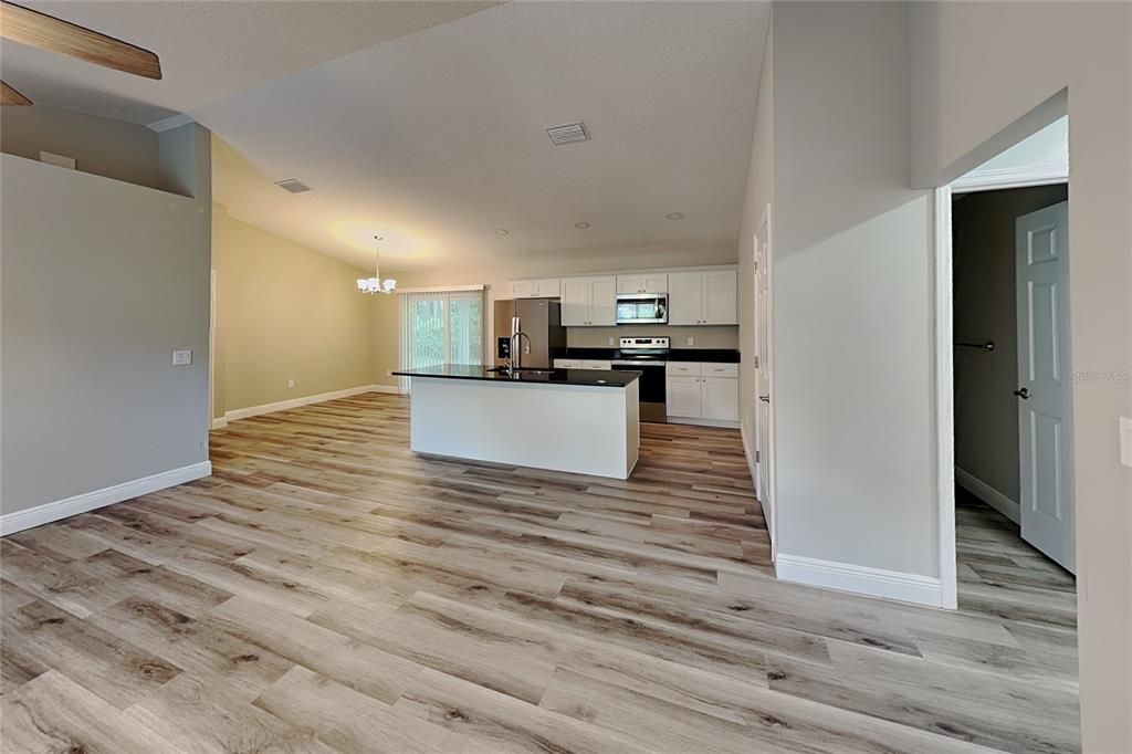 For Rent: $1,699 (3 beds, 2 baths, 1438 Square Feet)